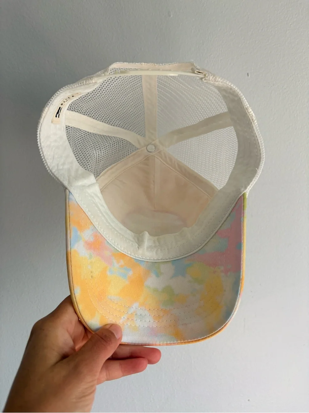 Billabong trucker hat